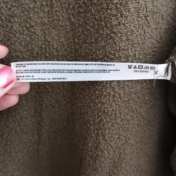 Urban Outfitters Lilith Pullover V-Neck Oversized Cozy Sherpa Sweater XS - Picture 12 of 14